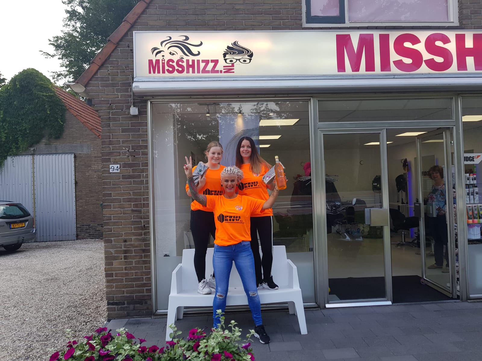 MissHizz knipt voor KIKA